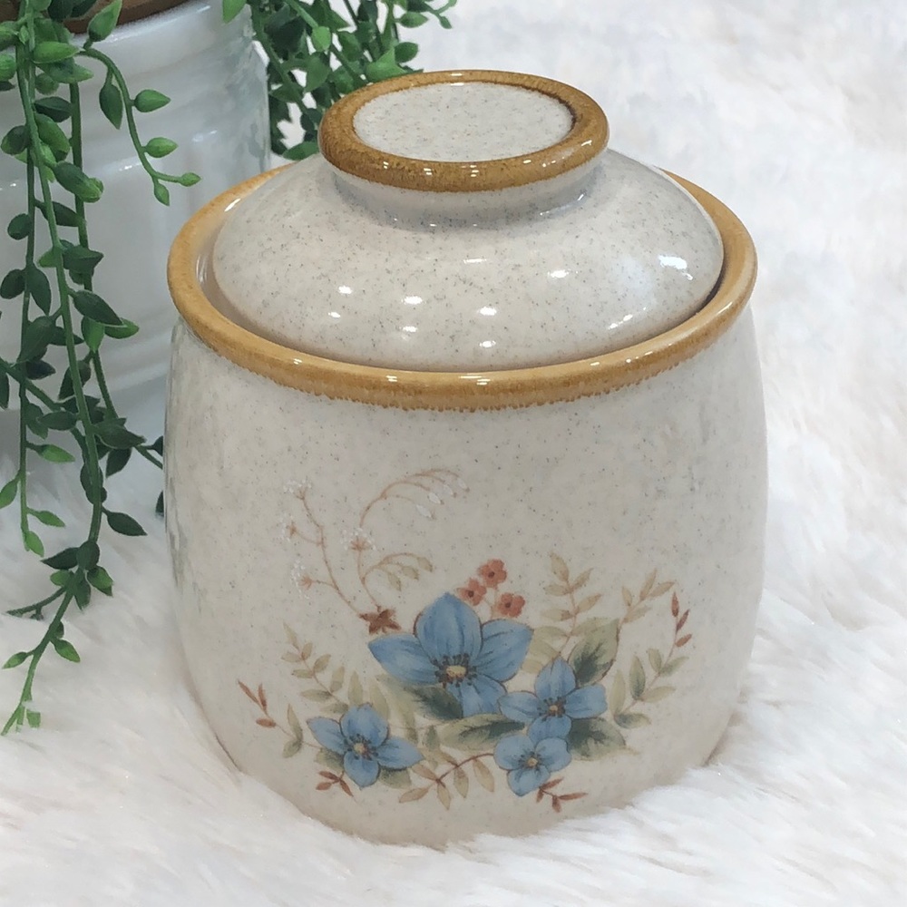 Mikasa Day Dreams canister